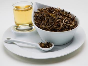 Beyaz çay sadece farklı renkte bir çay mı? Sağlığımız için yararları var mı?